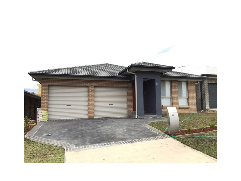 10 Little John Street, Middleton Grange NSW 2171
