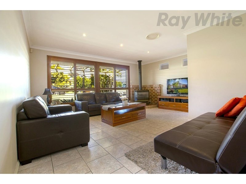 3 Wallaby Close, Bossley Park NSW 2176