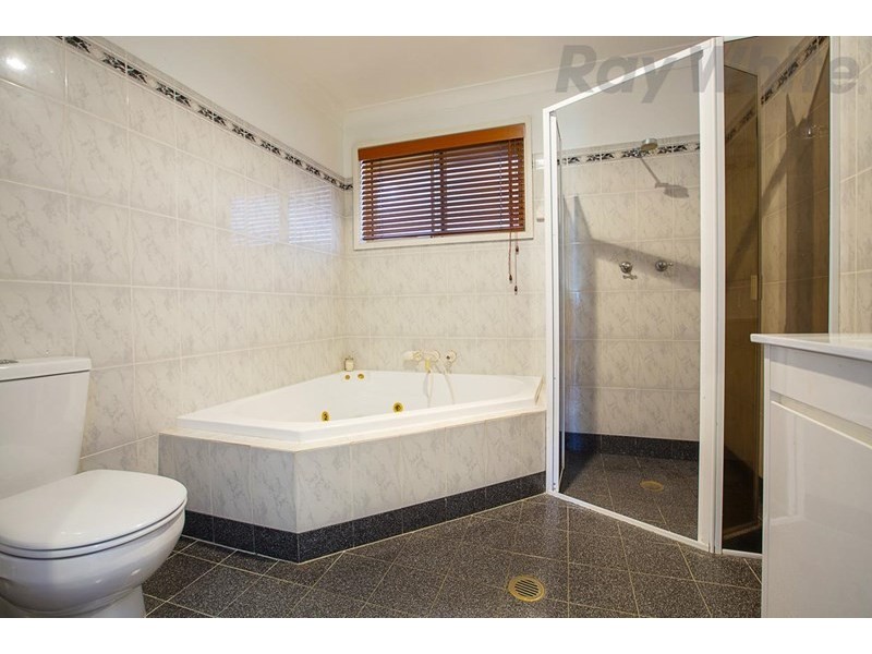 3 Wallaby Close, Bossley Park NSW 2176