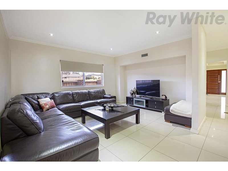 18 Talana Hill Drive, Edmondson Park NSW 2174