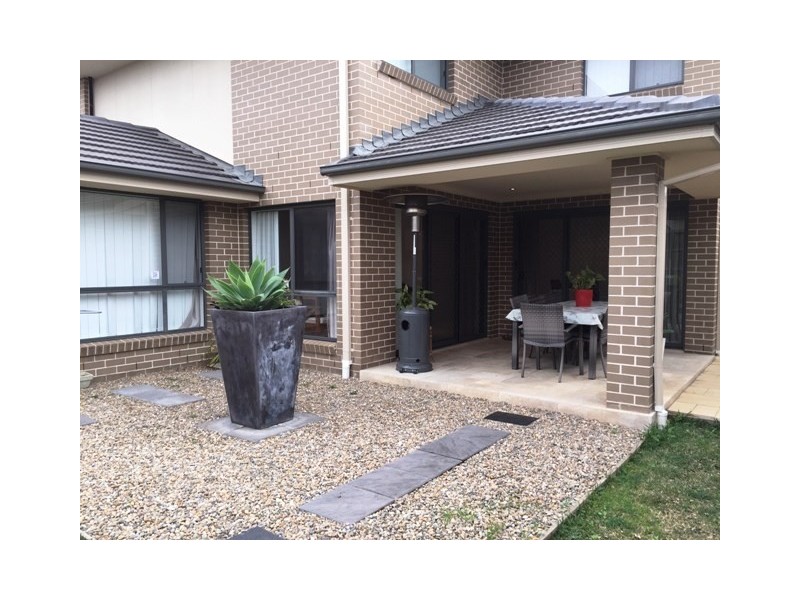 123 Middleton Drive, Middleton Grange NSW 2171