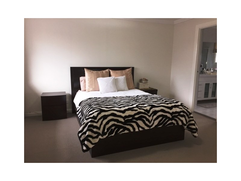 123 Middleton Drive, Middleton Grange NSW 2171