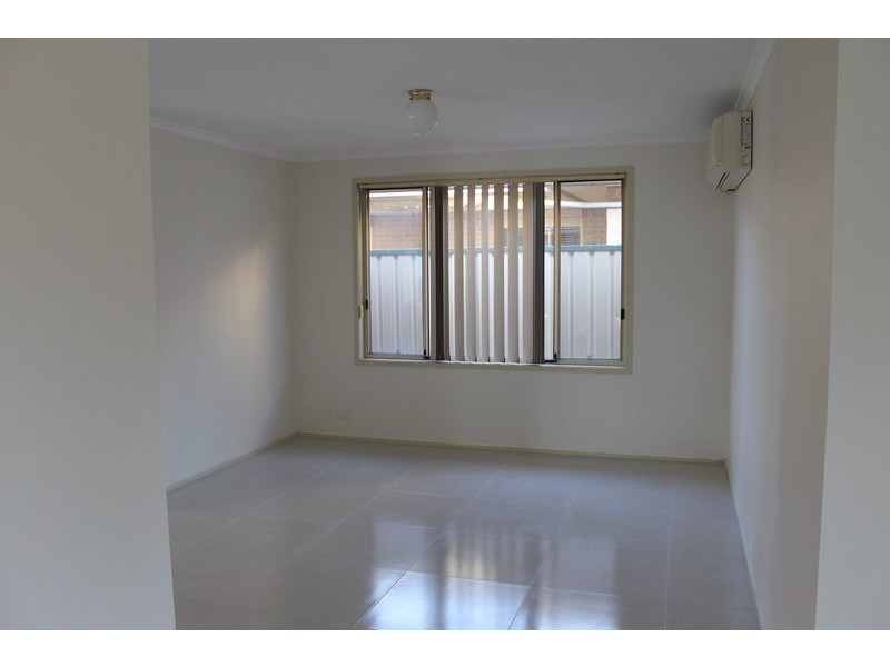 25 Coonabarabran Crescent, Hoxton Park NSW 2171