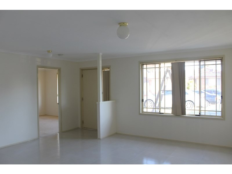 25 Coonabarabran Crescent, Hoxton Park NSW 2171