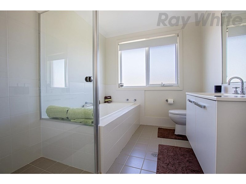 146 Middleton Drive, Middleton Grange NSW 2171