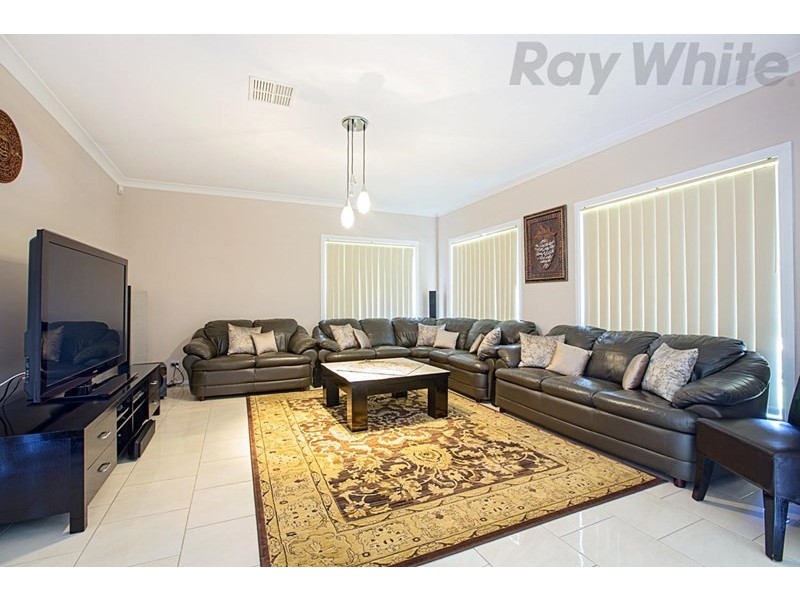22 Lycett Avenue, West Hoxton NSW 2171