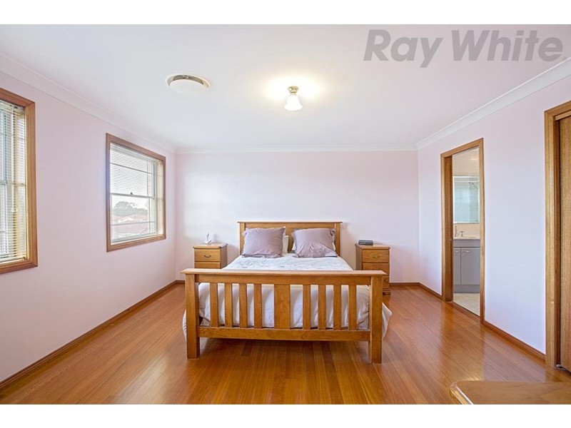 16 Skain Place, Horningsea Park NSW 2171