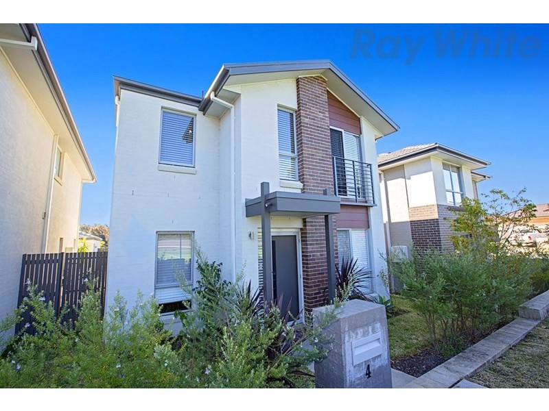 4 Glider Avenue, Middleton Grange NSW 2171