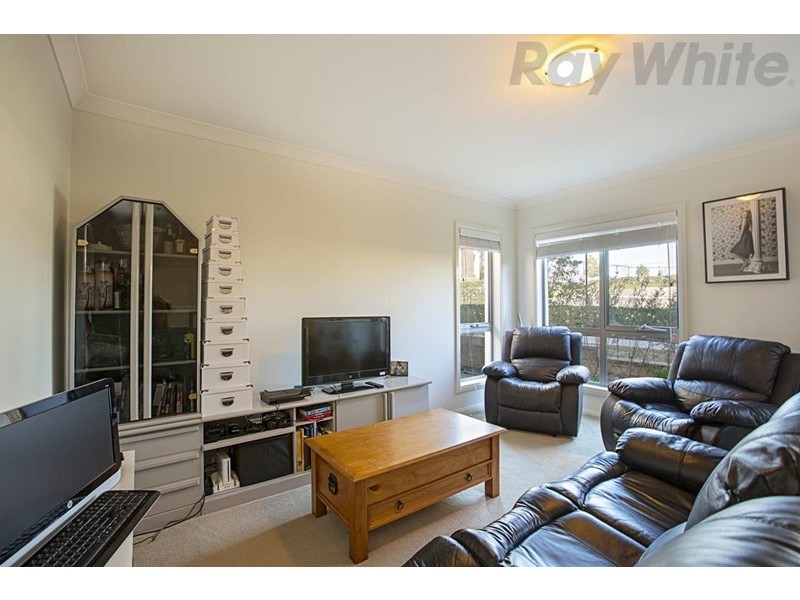 4 Glider Avenue, Middleton Grange NSW 2171