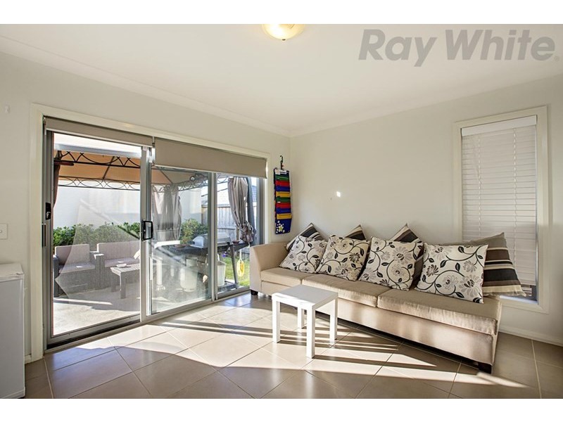 4 Glider Avenue, Middleton Grange NSW 2171