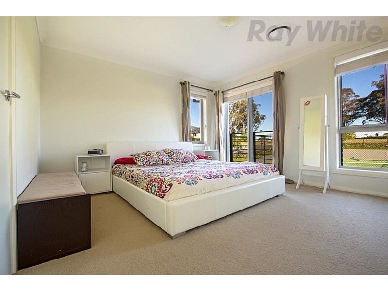 4 Glider Avenue, Middleton Grange NSW 2171