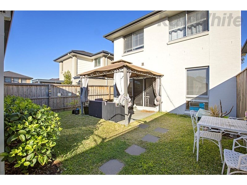 4 Glider Avenue, Middleton Grange NSW 2171