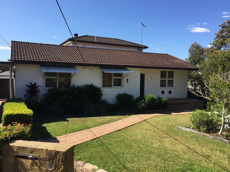 10 Holland Crescent, Casula NSW 2170