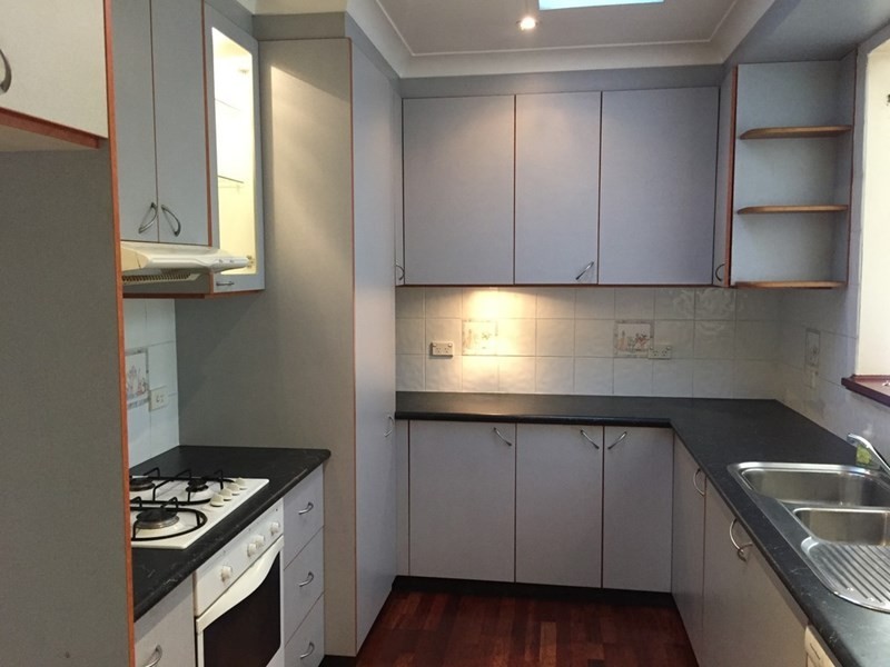 10 Holland Crescent, Casula NSW 2170