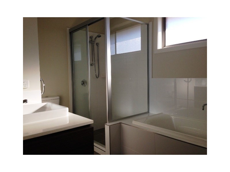 25 Follet Avenue, Middleton Grange NSW 2171