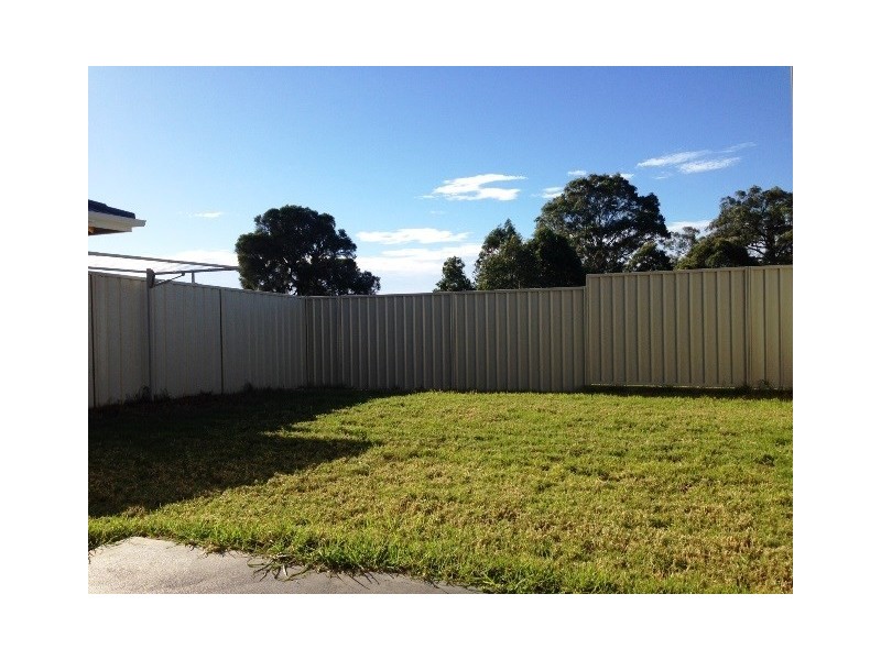 25 Follet Avenue, Middleton Grange NSW 2171