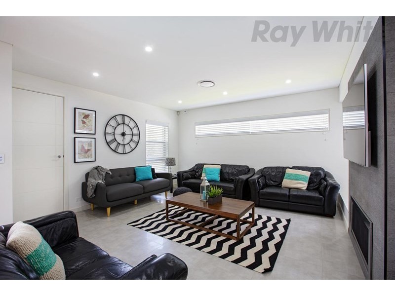 18 Brearley Avenue, Middleton Grange NSW 2171