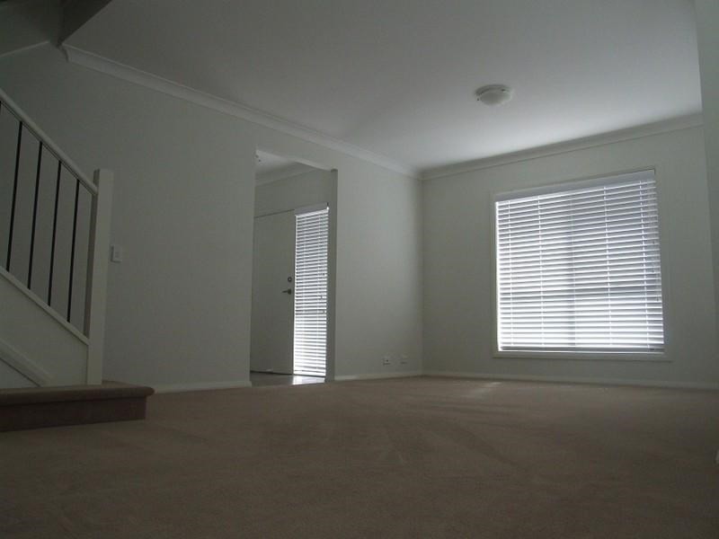 32 Hemsworth Avenue, Middleton Grange NSW 2171