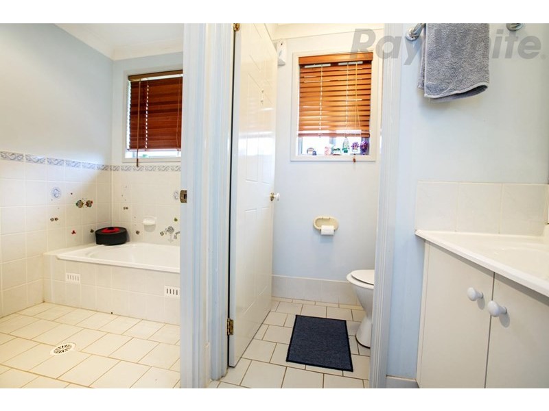9 Ovens Close, Horningsea Park NSW 2171