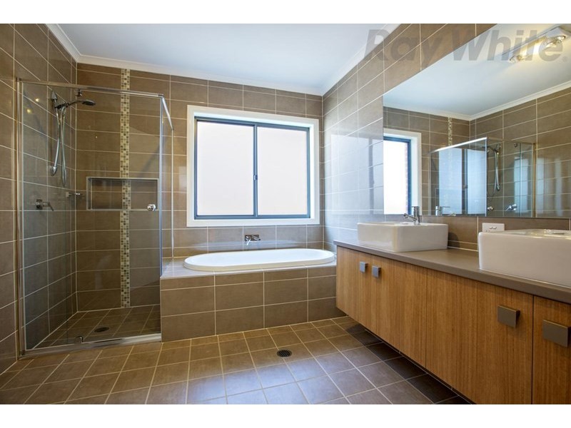 11 Elvira Place, West Hoxton NSW 2171