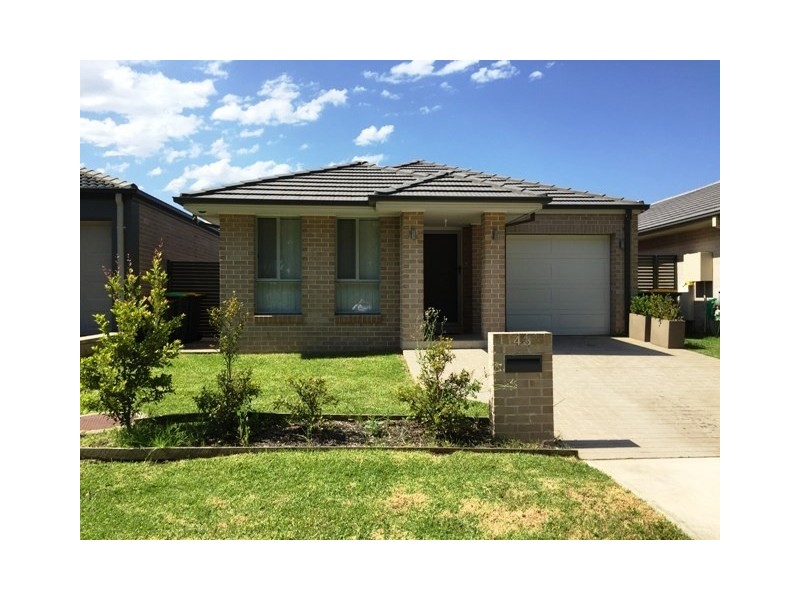 43 Robey Avenue, Middleton Grange NSW 2171