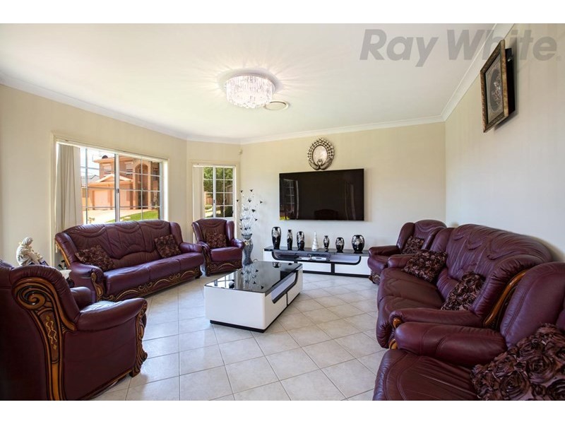 3 Roxby Place, Hinchinbrook NSW 2168