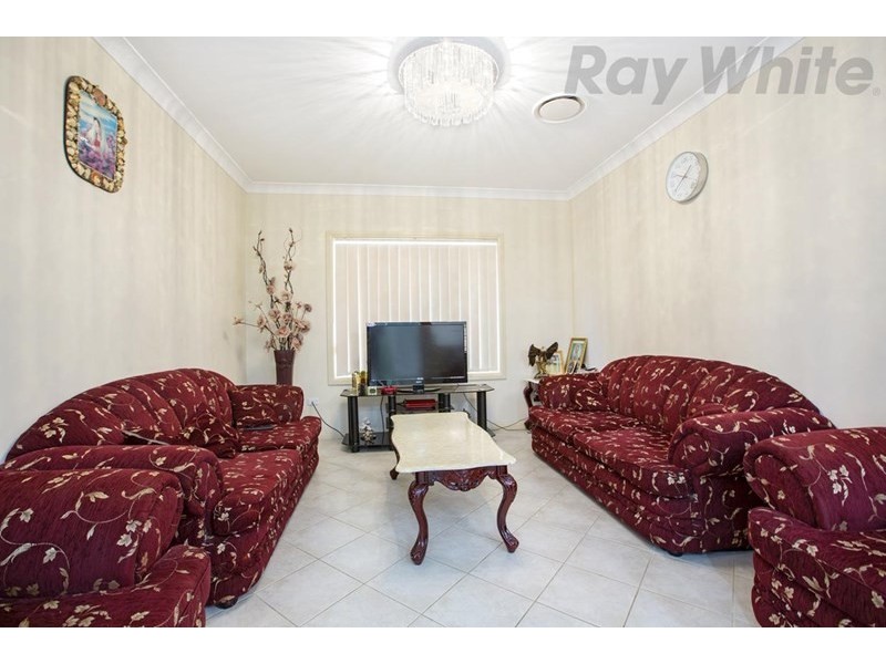 3 Roxby Place, Hinchinbrook NSW 2168