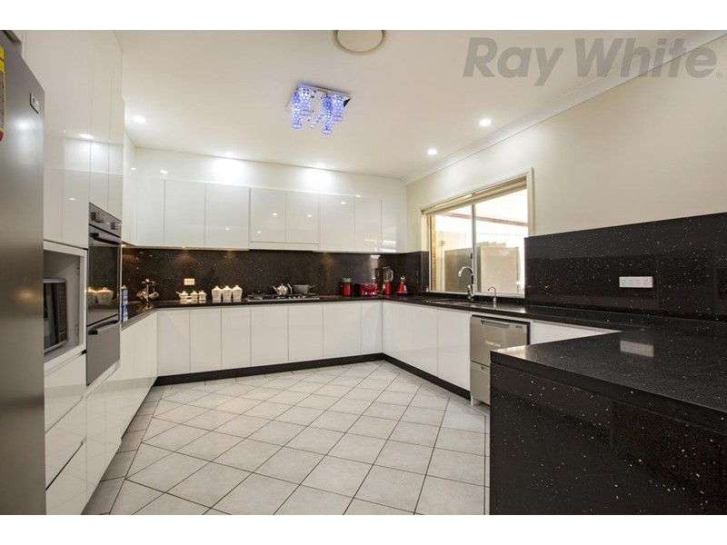 3 Roxby Place, Hinchinbrook NSW 2168