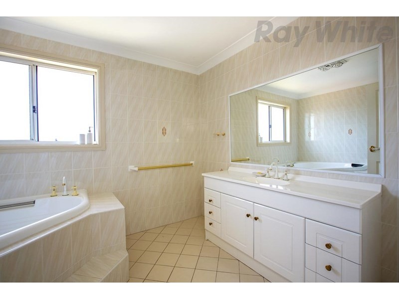 3 Roxby Place, Hinchinbrook NSW 2168