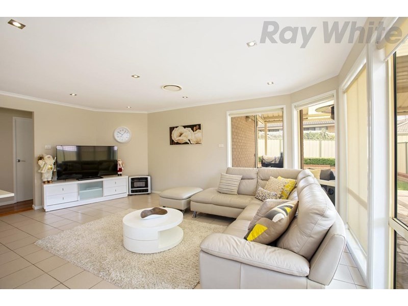 30 Carmichael Drive, West Hoxton NSW 2171