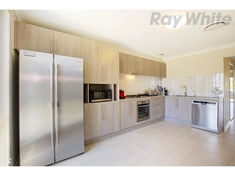 8 Merlin Street, Middleton Grange NSW 2171