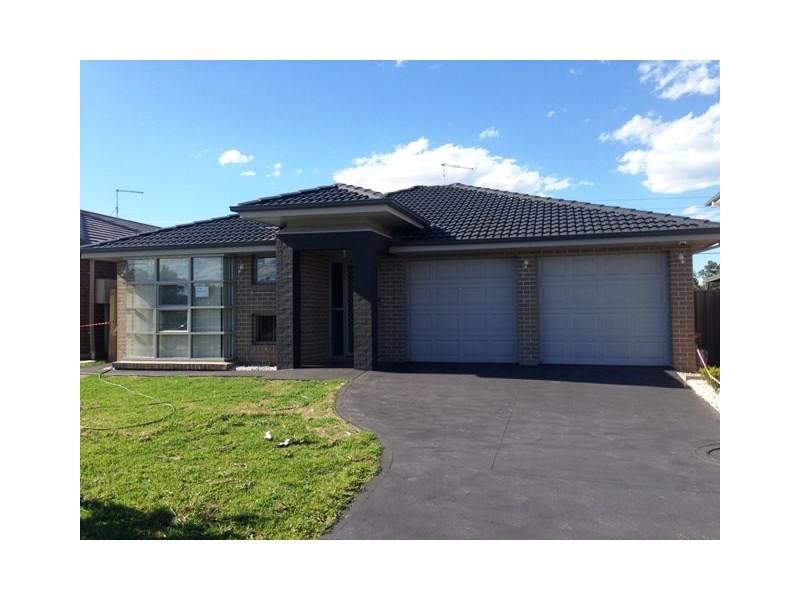 39 Sunday Circuit, Edmondson Park NSW 2174