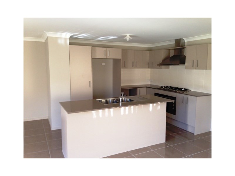 39 Sunday Circuit, Edmondson Park NSW 2174