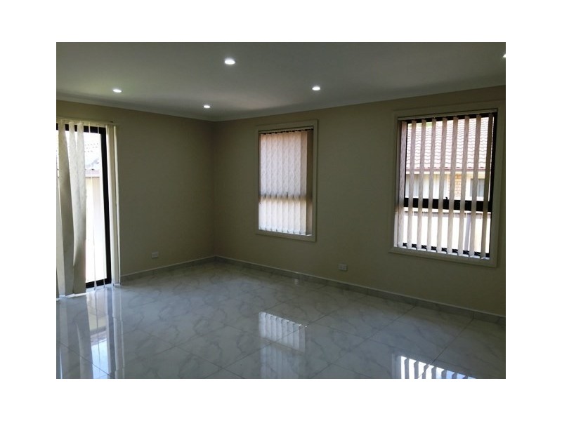 13 Cuthbert Cresent, Edensor Park NSW 2176