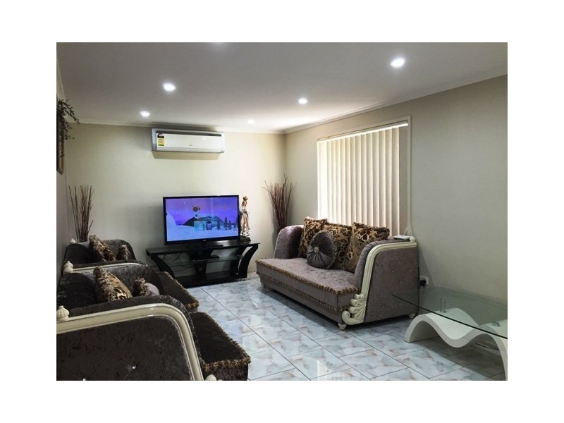 13 Cuthbert Cresent, Edensor Park NSW 2176