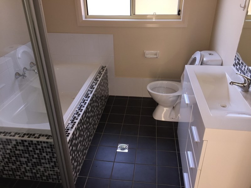 92 Hemsworth Avenue, Middleton Grange NSW 2171