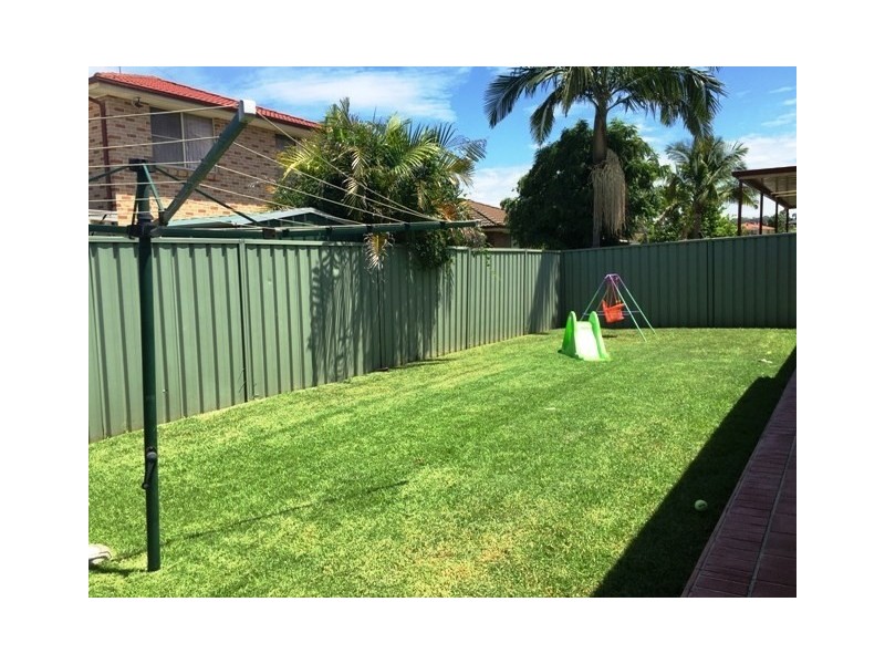 35 MERRIWA Avenue, Hoxton Park NSW 2171