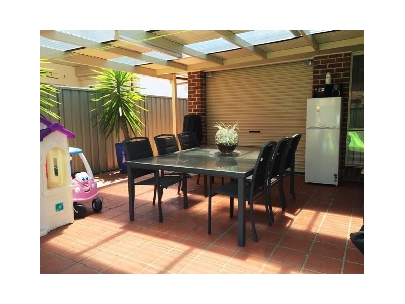 35 MERRIWA Avenue, Hoxton Park NSW 2171