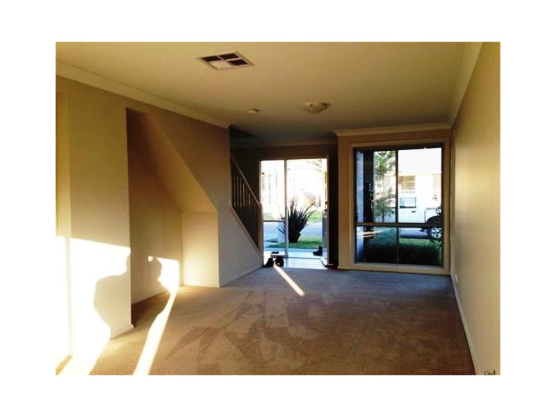 17 Grenada Avenue, Glenfield NSW 2167