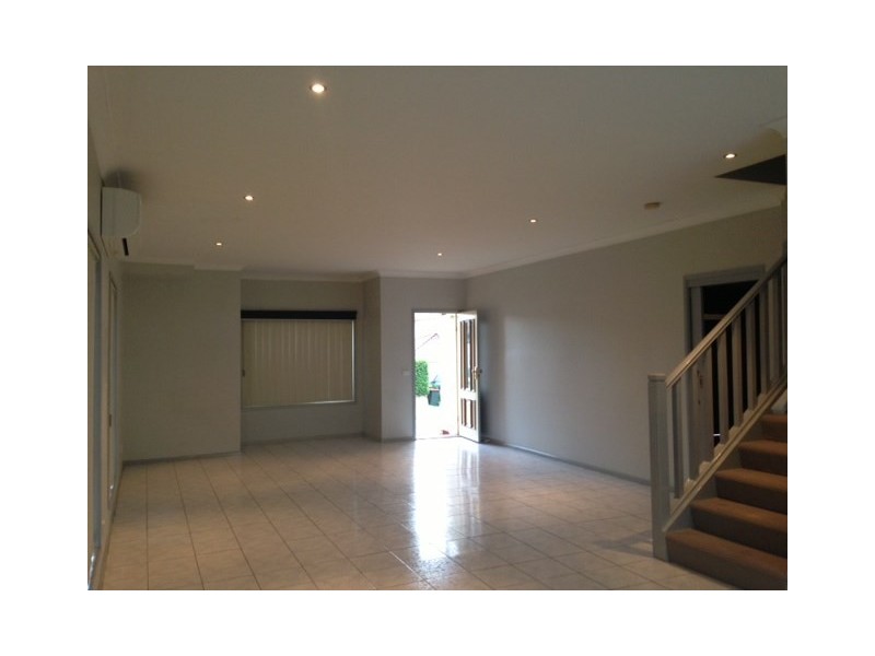 20 Blackburn Avenue, West Hoxton NSW 2171