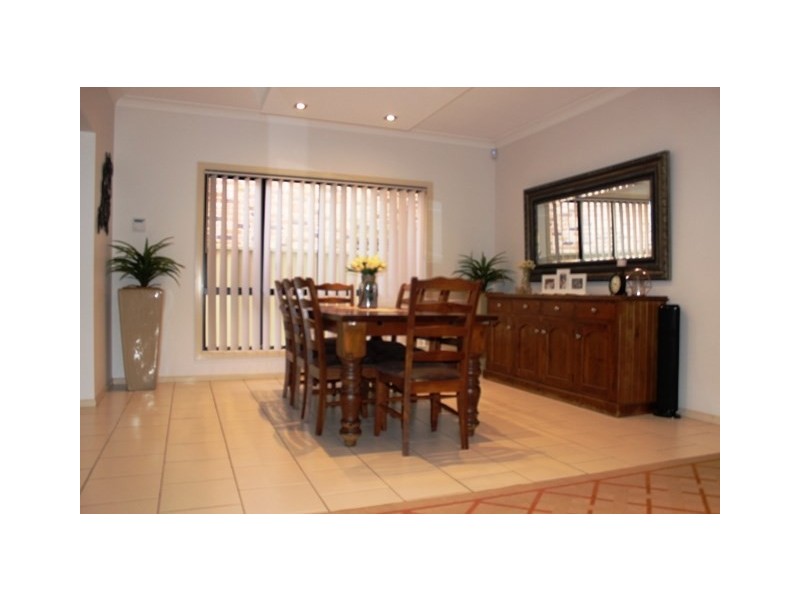 9 Ferraro Crescent, West Hoxton NSW 2171