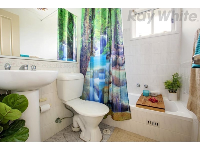 5a Tamworth Crescent, Hoxton Park NSW 2171