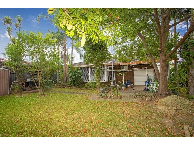 7 Weipa Close, Green Valley NSW 2168