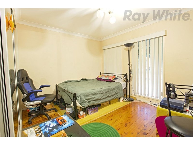 7 Weipa Close, Green Valley NSW 2168