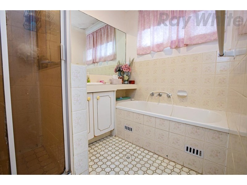 7 Weipa Close, Green Valley NSW 2168