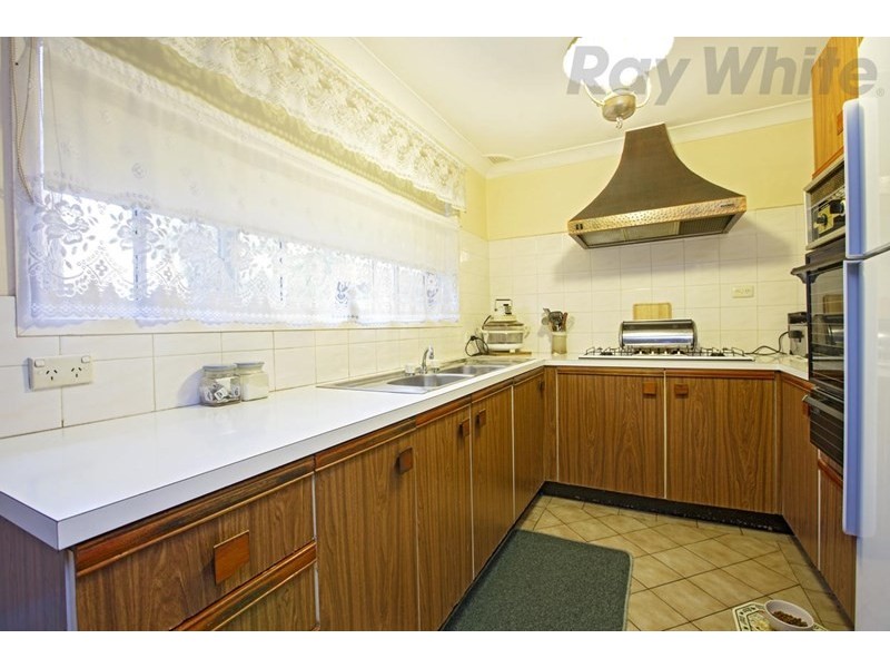 7 Weipa Close, Green Valley NSW 2168