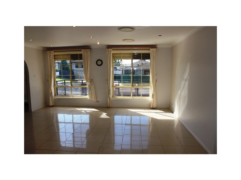 30 Garment Street, Prairiewood NSW 2176