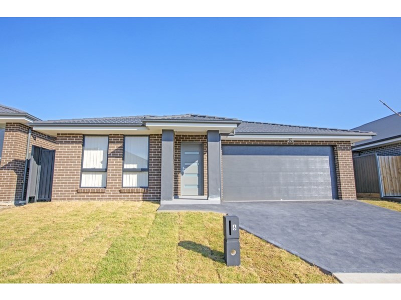 6 Thorpe Circuit, Oran Park NSW 2570