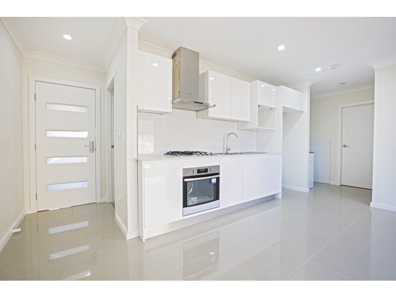 6 Thorpe Circuit, Oran Park NSW 2570