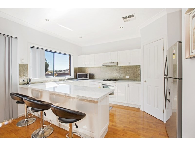 61 Wainewright Avenue, West Hoxton NSW 2171